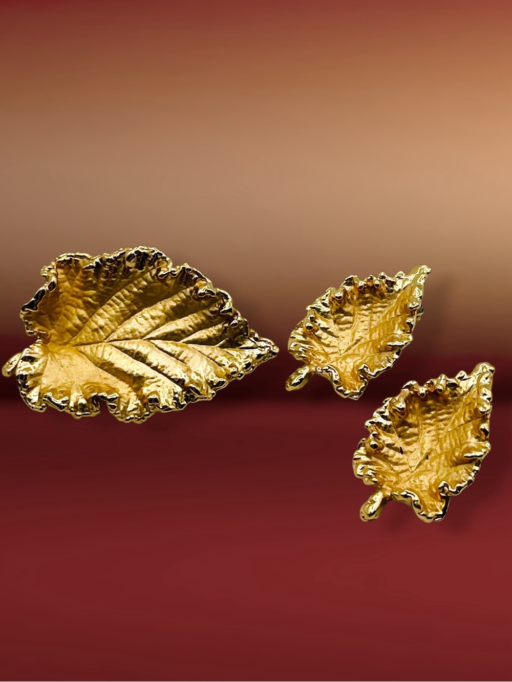 Vintage Napier Gold Tone Textured Leaf Brooch & Matching Clip-On Earrings Set - Picture 7 of 14